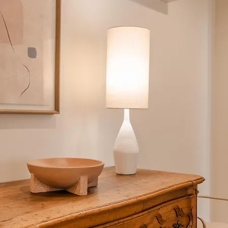 A1 Fully Renovated! Very In Bica With Ac 아파트