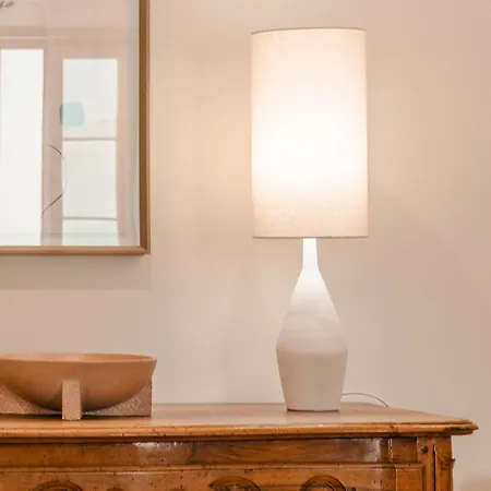 A1 Fully Renovated! Very In Bica With Ac 아파트