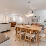 A1 Fully Renovated! Very In Bica With Ac Apartament *