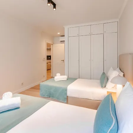 Adamastor I Central Bica Stunning Views *