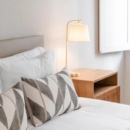 A1 Fully Renovated! Very In Bica With Ac Διαμέρισμα