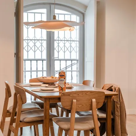 A1 Fully Renovated! Very In Bica With Ac *