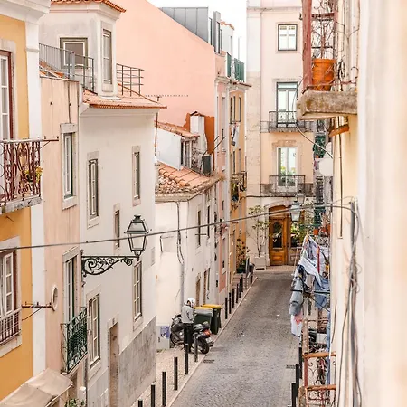 A1 Fully Renovated! Very In Bica With Ac Διαμέρισμα Lisboa