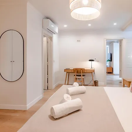 Apartment A1 Fully Renovated! Very In Bica With Ac Lisbon